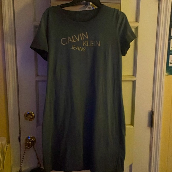 Woman’s Calvin Klein tshirt dress - Picture 1 of 3